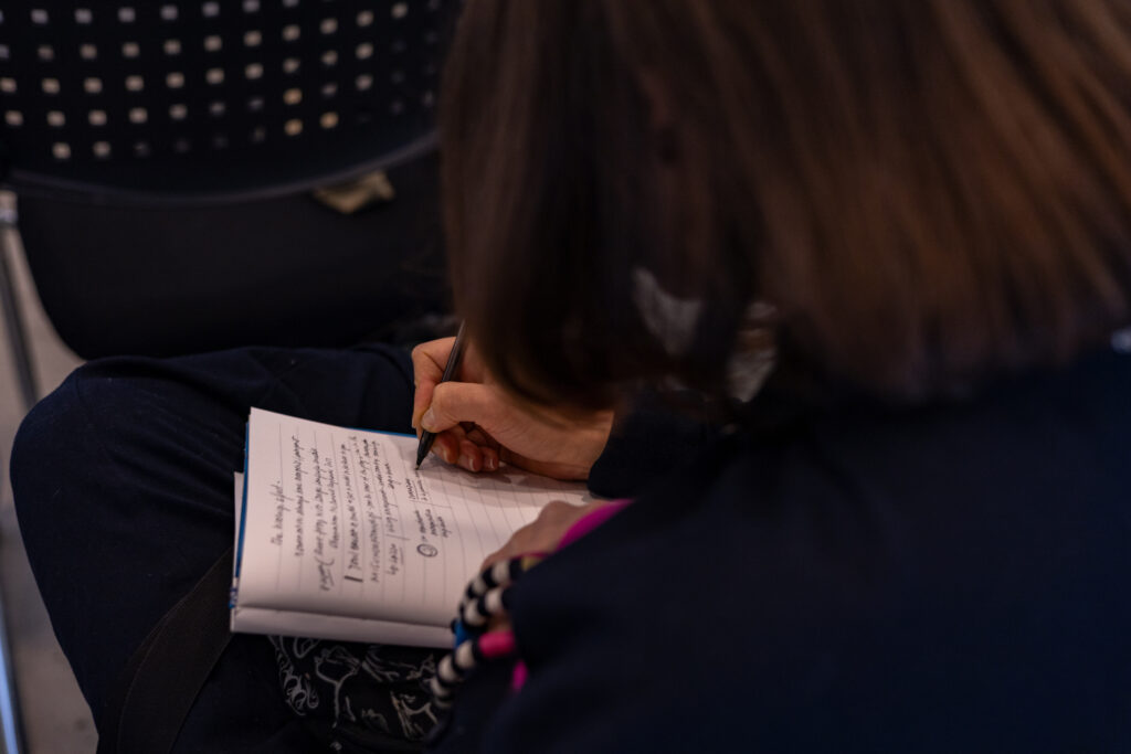 Foto Story System, workshop per artisti su intelligenza artificiale e scrittura creativa, condotto da dmstfctn, MAMBO Bologna 12-13 febbraio 2025 - Ph Sineglossa 4