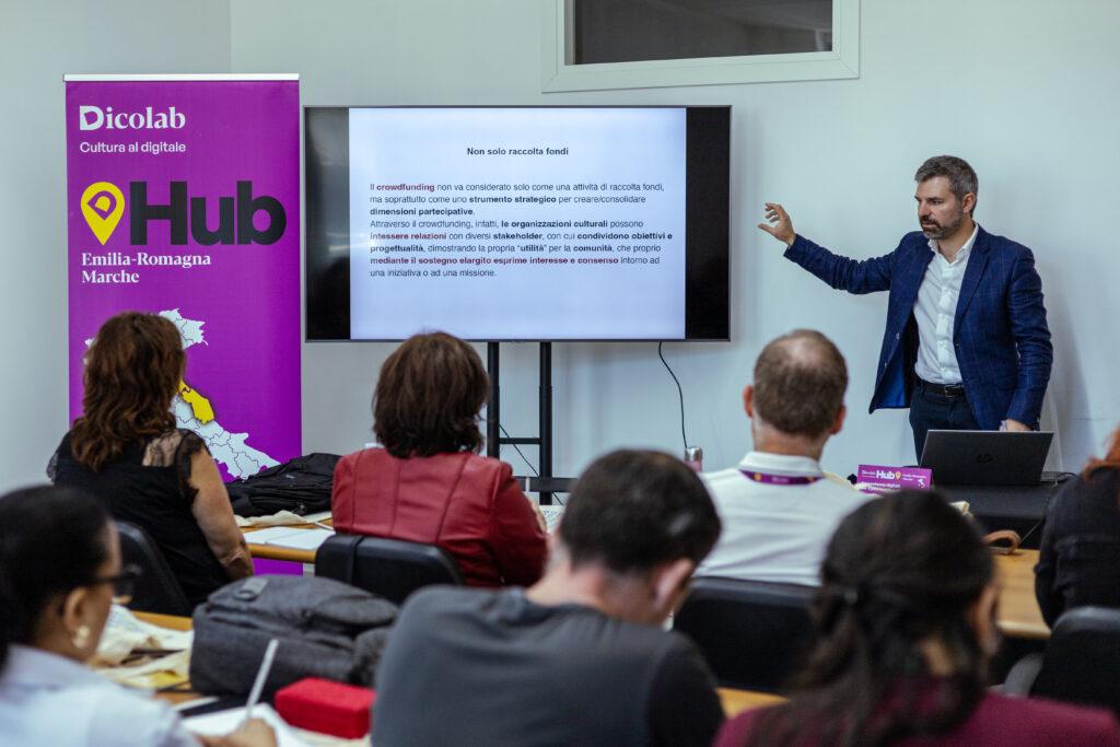 foto corso Alfredo Valeri fundraising, Ancona maggio 2025, per Hub Emilia-Romagna e Marche Dicolab.Cultura al digitale