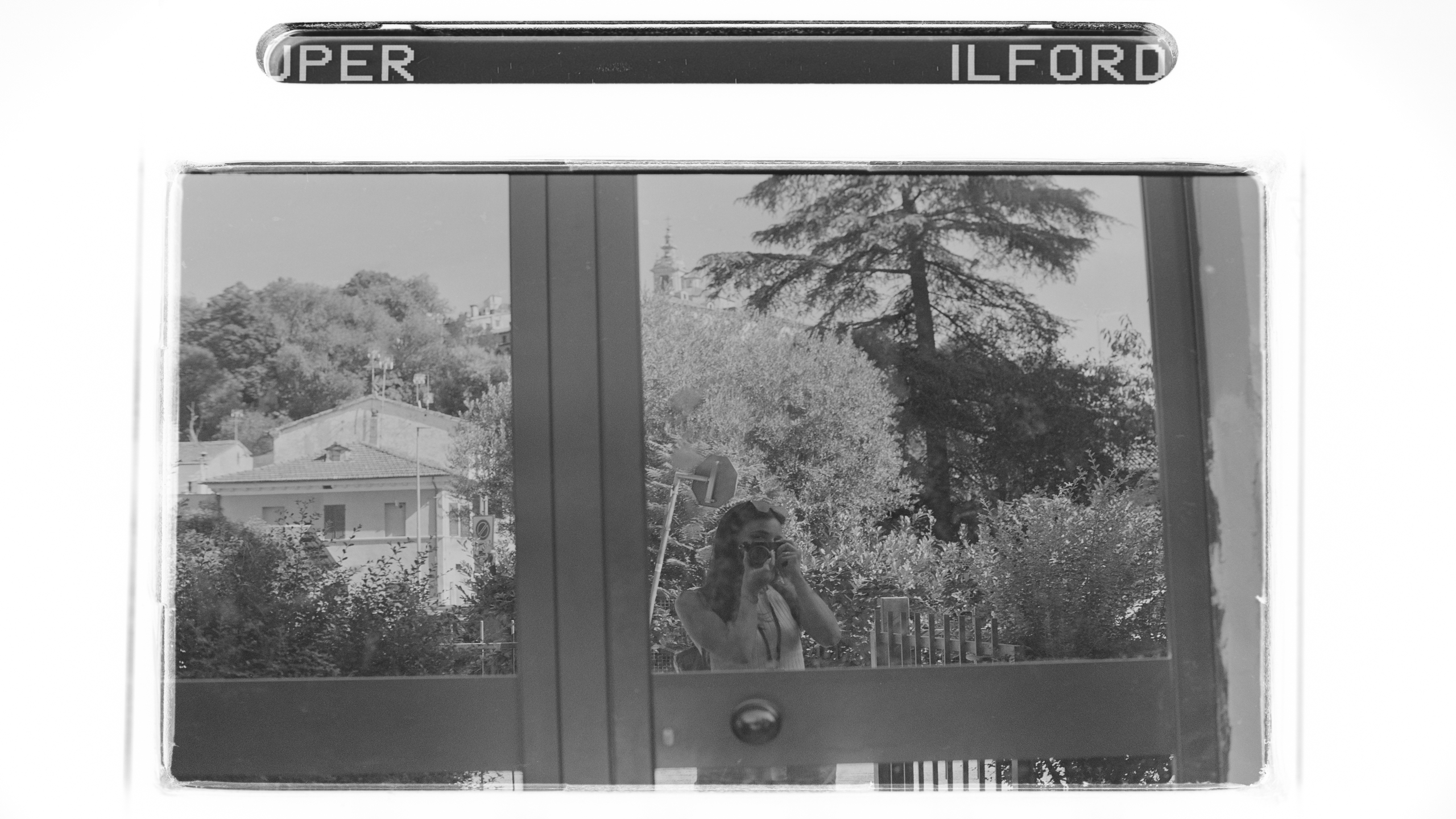 Foto laboratori fotografia analogica e scrittura "Cara città" Sineglossa - Jesi 2025 - Corinna Ceci