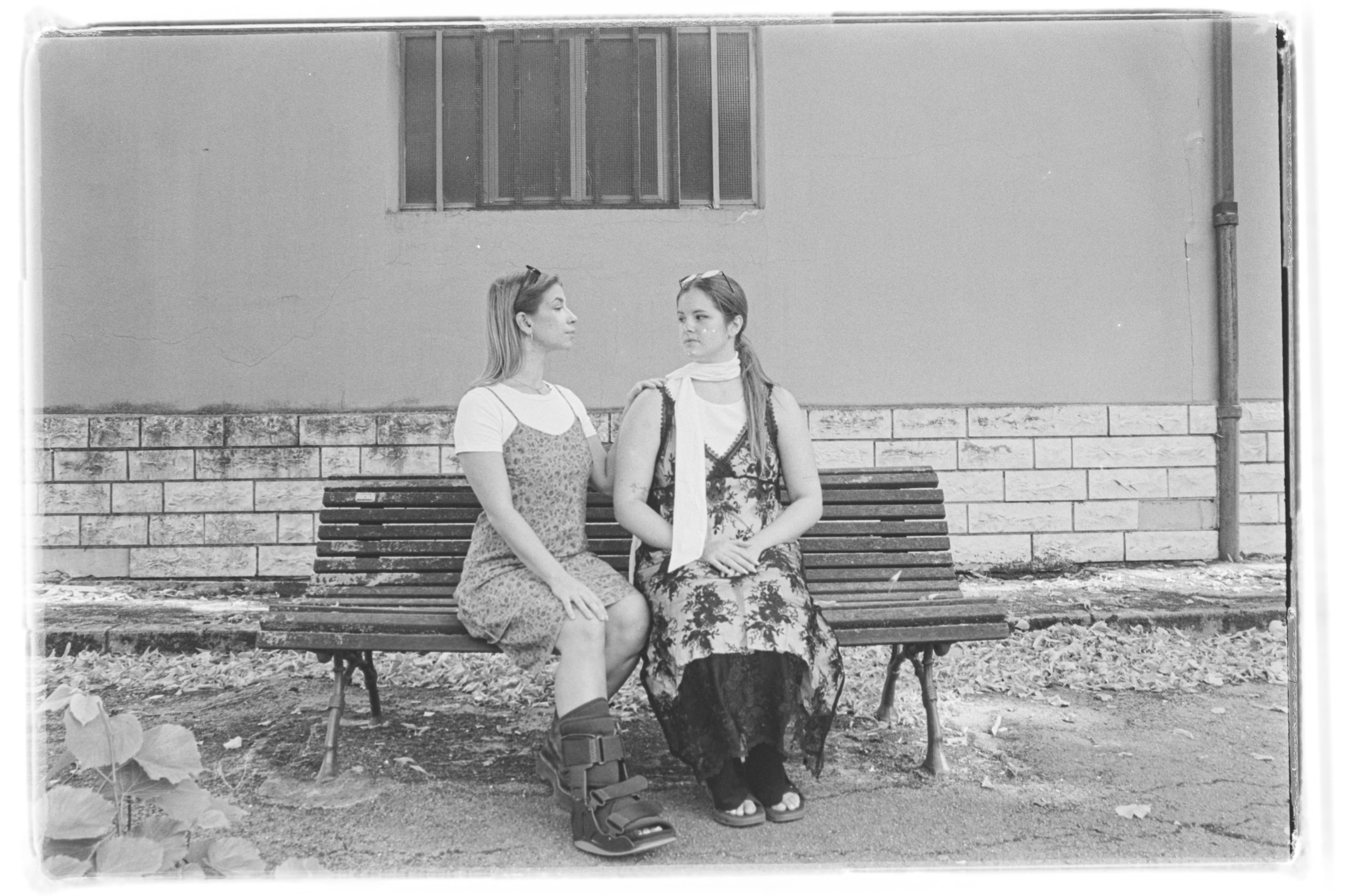 Foto laboratori fotografia analogica e scrittura "Cara città" Sineglossa - Jesi 2025 - Elisa Pietrelli