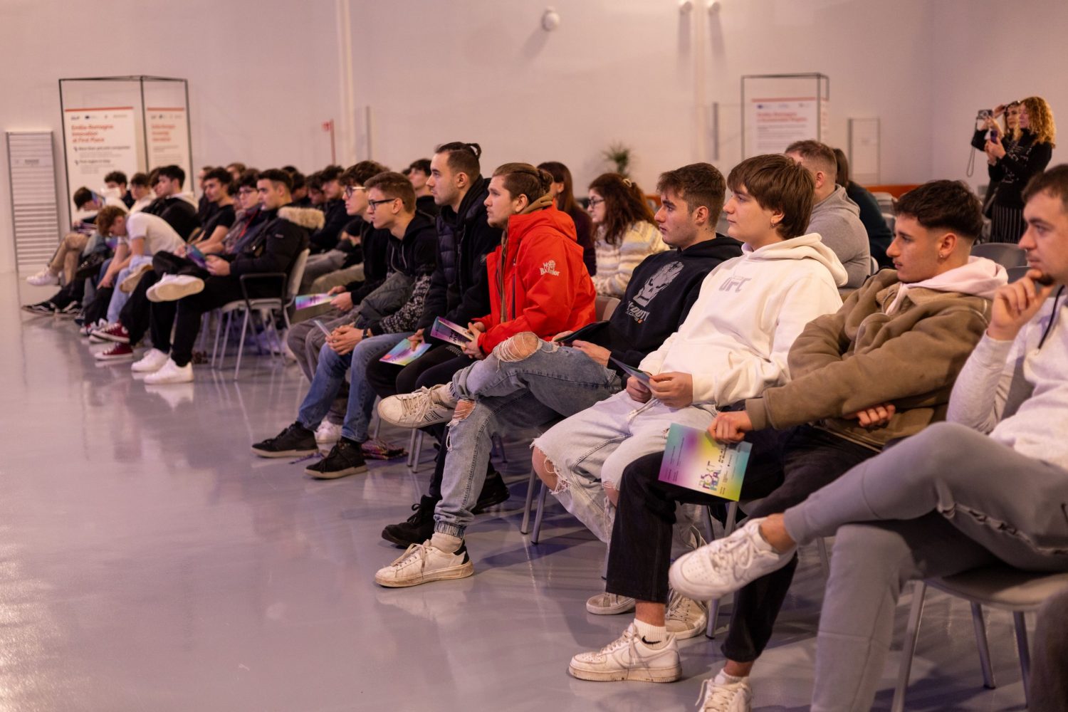Art-and-media-for-debunking-workshop-AI-Story-per-fAIr-media-progetto-CERV-Tecnopolo-Bologna-dmstfctn-e-sineglossa-scaled.jpg