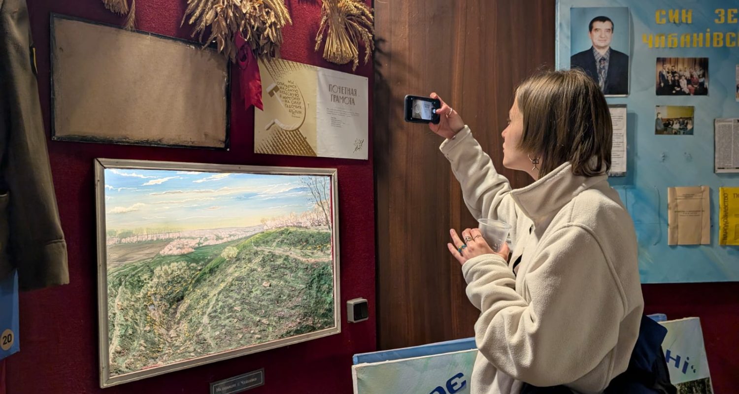 Discovery Guide — photo from the art residency in Ukraine, September 2025 - Chabanivka museum 11