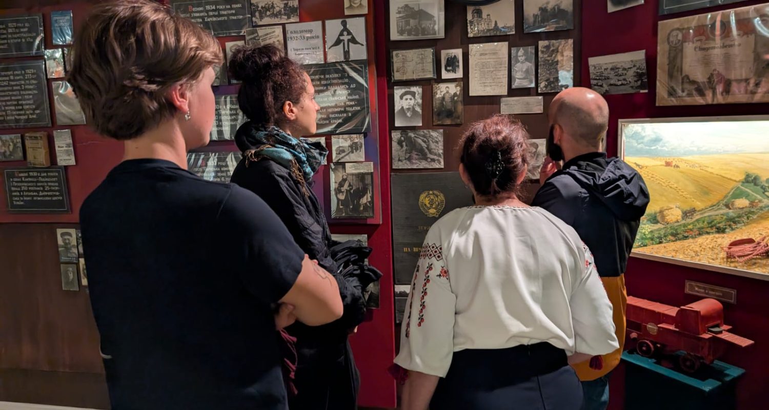 Discovery Guide — photo from the art residency in Ukraine, September 2025 - Chabanivka museum 17