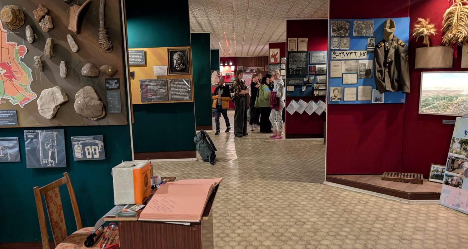 Discovery Guide — photo from the art residency in Ukraine, September 2025 - Chabanivka museum 2