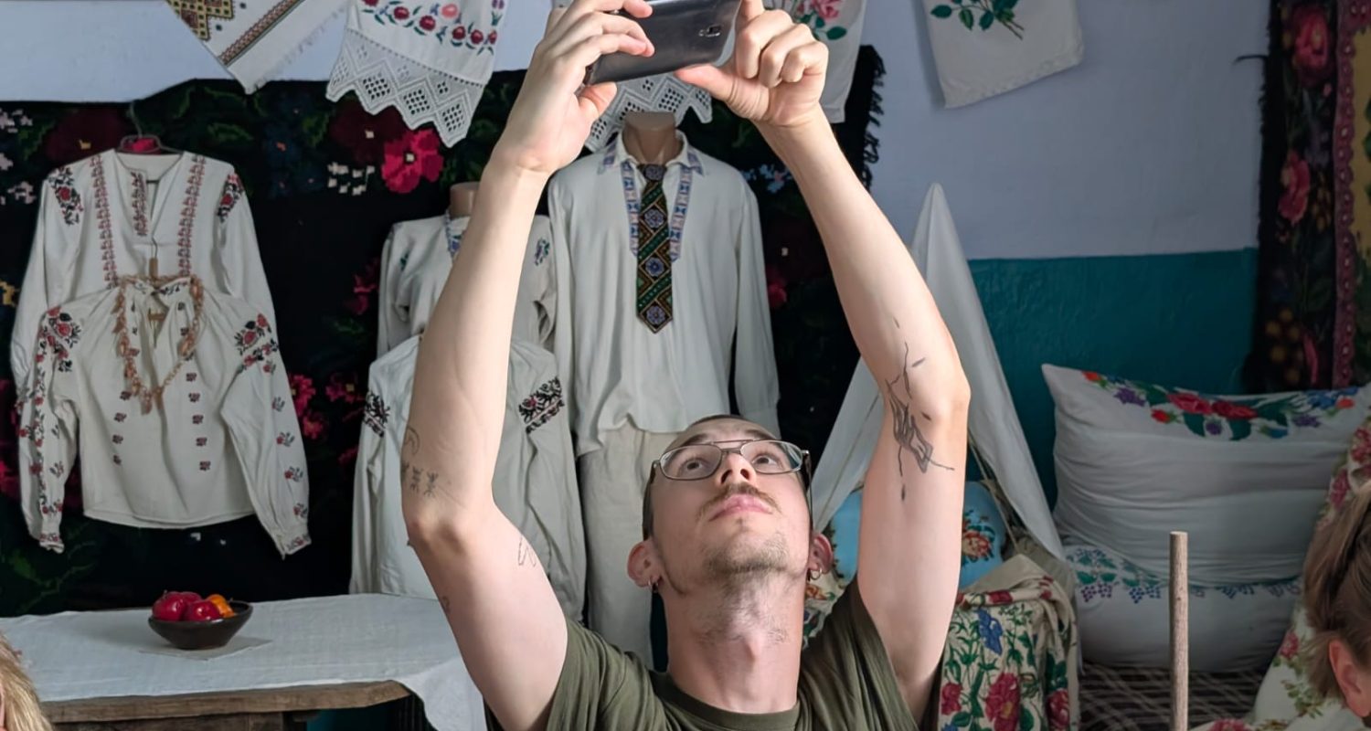 Discovery Guide — photo from the art residency in Ukraine, September 2025 - Chabanivka museum 5