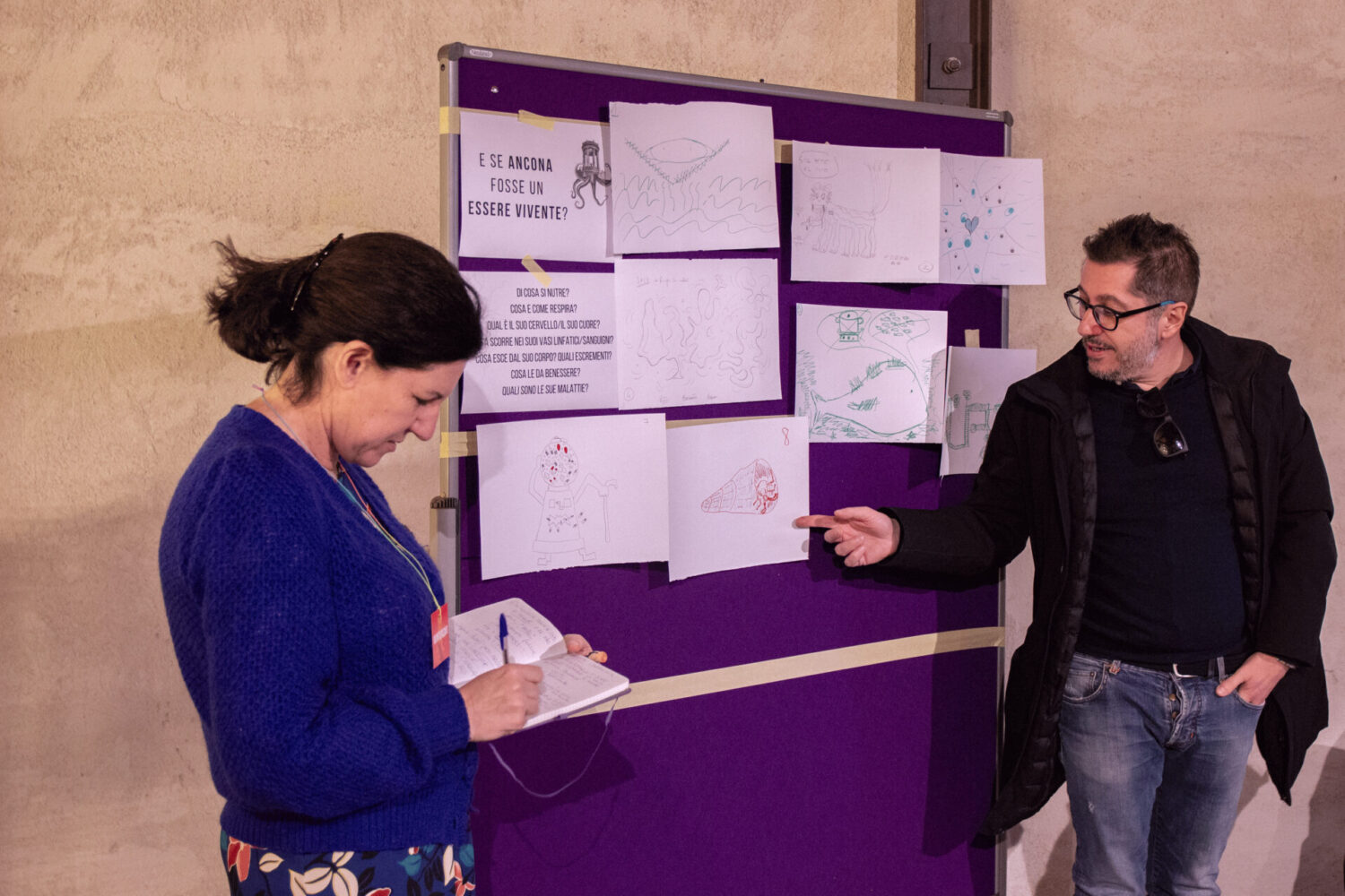 Foto dall'evento "E se Ancona fosse un essere vivente?" per la coprogettazione del tema della guida nonturistica di Ancona (11 febbraio 2023)